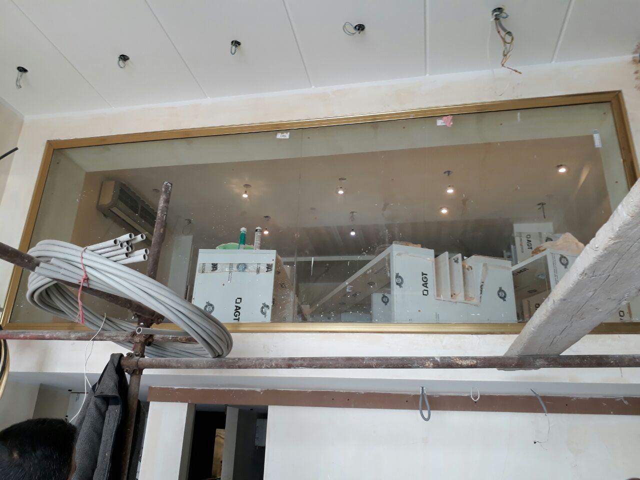 پنجره شیشه